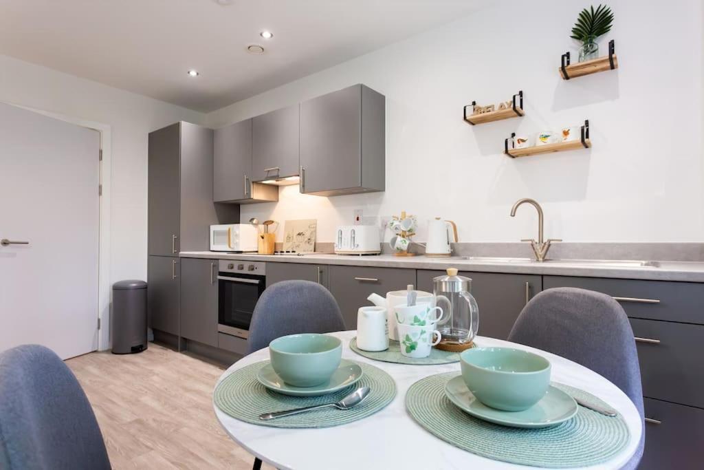 Polly'S Place Apartment Taunton & Free Off Road Parking & Wifi Luaran gambar