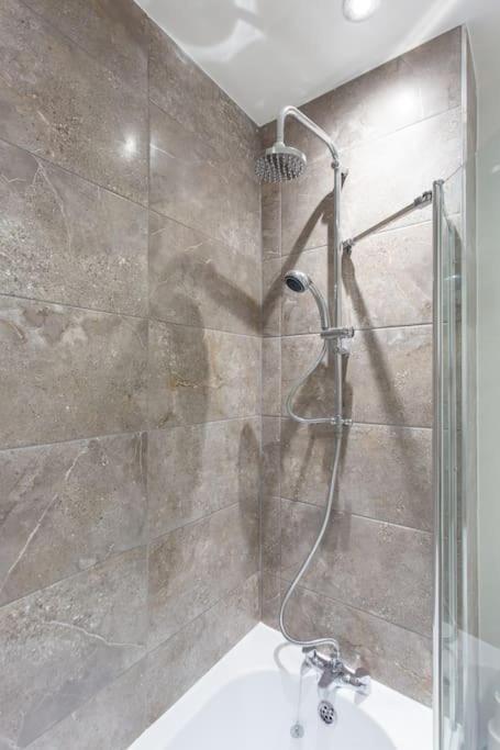 Polly'S Place Apartment Taunton & Free Off Road Parking & Wifi Luaran gambar