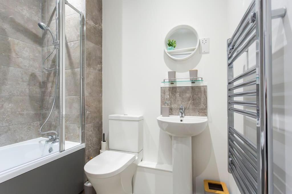 Polly'S Place Apartment Taunton & Free Off Road Parking & Wifi Luaran gambar